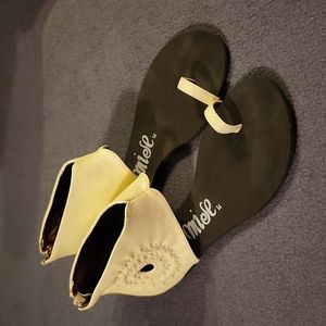 💙NWB PROMISE SANDALS